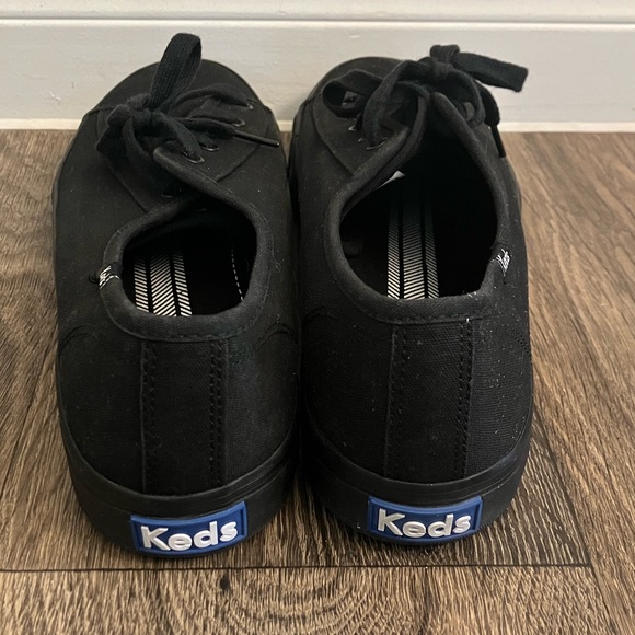 Keds Triple Black Canvas Lace Up Sneakers - Picture 3 of 7